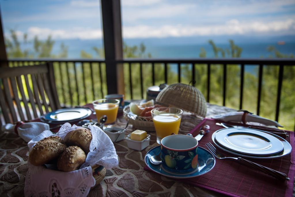 Casa Vermelha Guest House Ilhabela Buitenkant foto